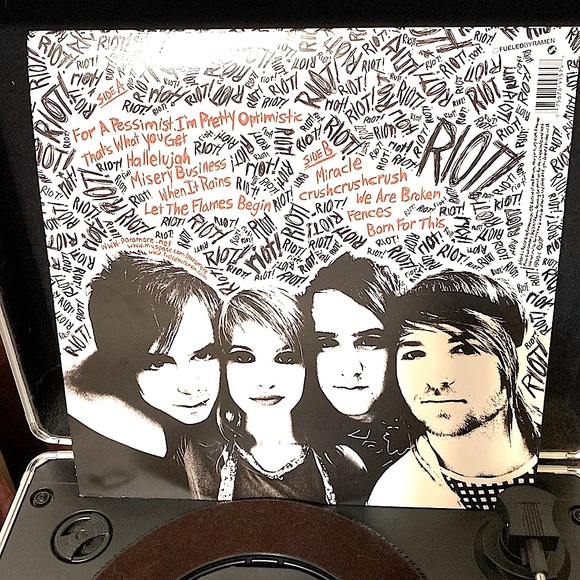 SOLD :: Paramore RIOT! Vinyl Record - Picture 4 of 5